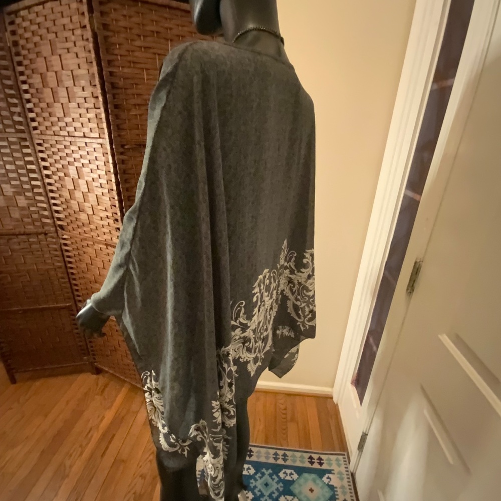 Women Poncho Scarf - Picture 4 of 6